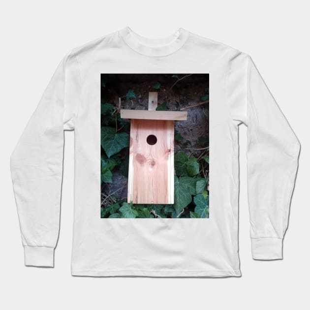 The nest box - luxury for the garden bird Long Sleeve T-Shirt by Gourmetkater